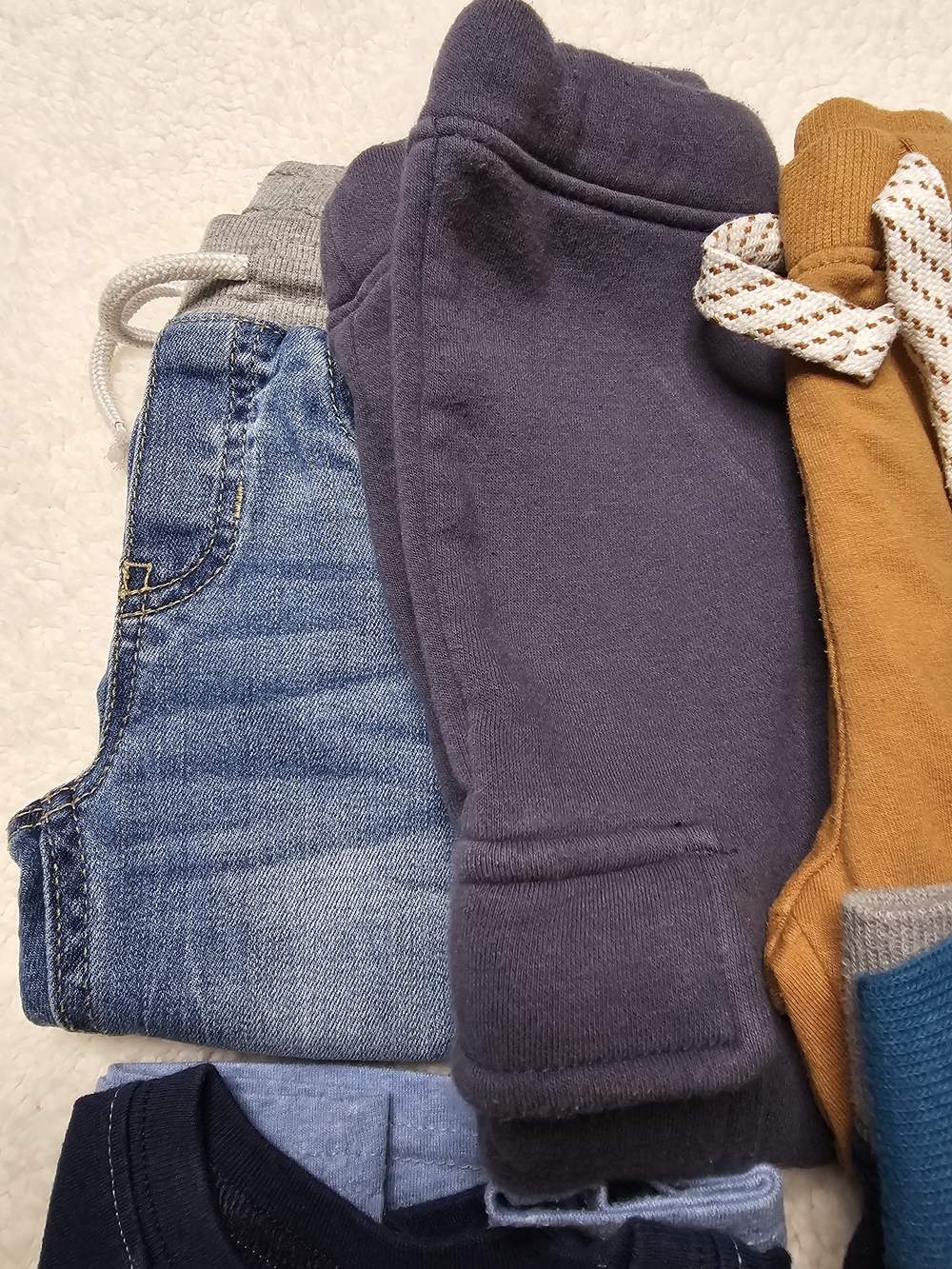 Bundle 15 Pieces Boys 2T Fall Winter Clorhes - Picture 2 of 10